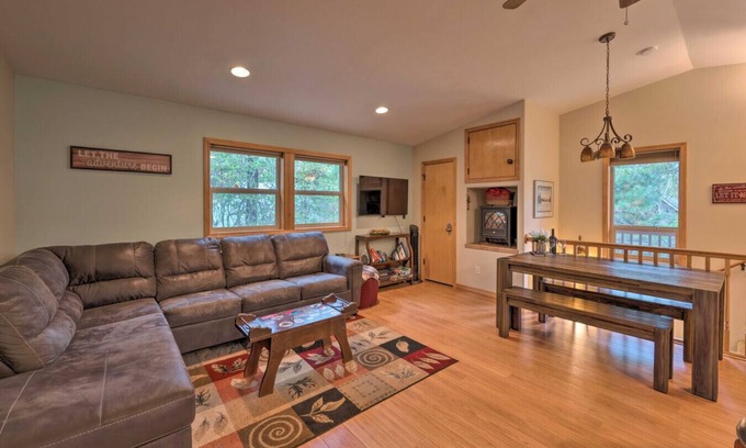 McCall House | McCall Gem w/Hot Tub AC Beach Fire Pit