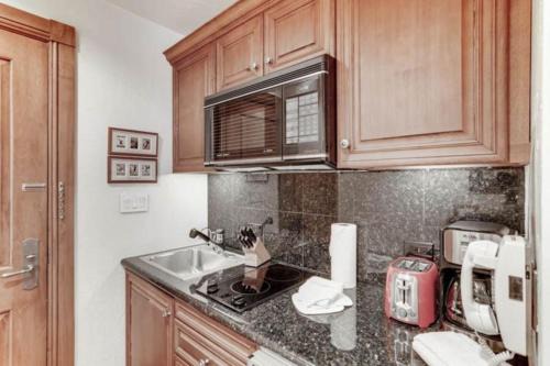 Highlands Townhomes Apartment | McCoy Peak 202 by East West Hospitality