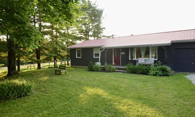 Logan Cottage | Meadow Lane In Hocking Hills