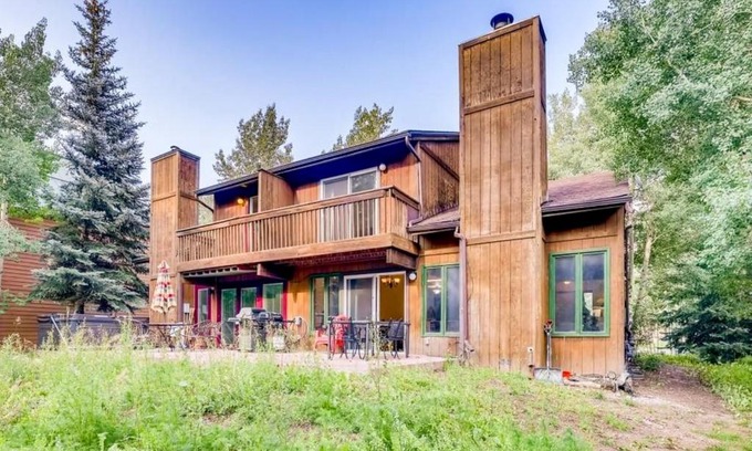 Frisco House | Meadow Lodge - Dog Friendly!