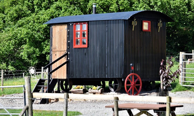 Rhayader Cabin | Meadow Shepherds hut