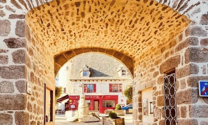 Marcoles House | Medieval village house, 2bedroom, 4pers, garden