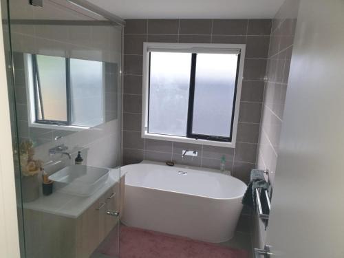 Bahrs Scrub House | Melaleuca Homestay