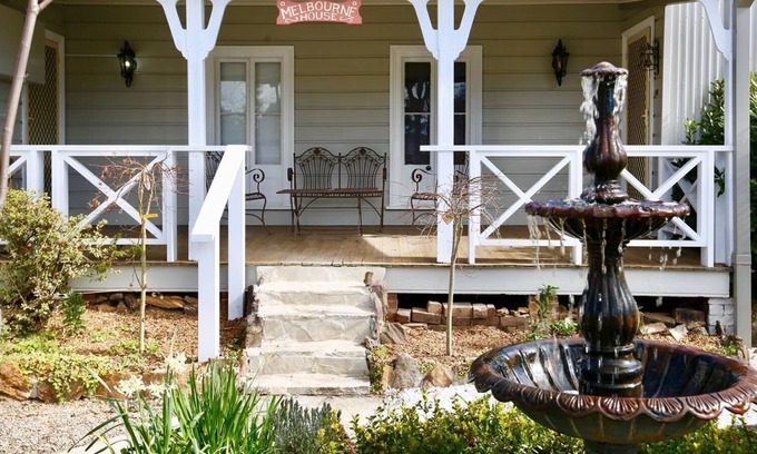 Medlow Bath Cottage | Melbourne House 1908 Studio-Heritage cottage in Medlow Bath Blue mountains