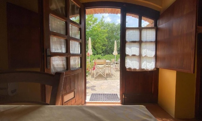 Colle di Val d'Elsa Apartment | MELO apt with 2 bedrooms in Tuscan countryside between Siena and Florence