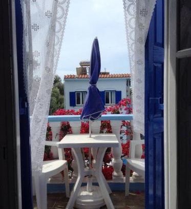 Marathokampos Apartment | Meltemia Studio Samos near the beach