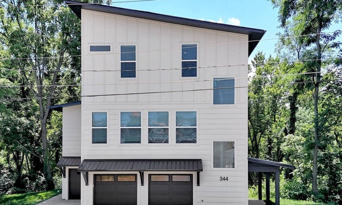 Waynesville House | Memories Off Main - New 3-Level Build, Downtown Waynesville, 4 BR, 4 BA