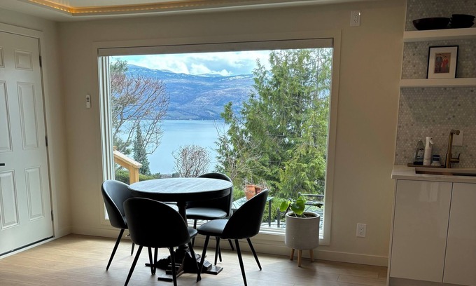Central Okanagan Apartment | Menu Vista Modern Lakeview Retreat