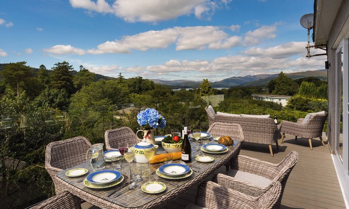 Bowness-on-Windermere House | MERE VIEW, family friendly in Bowness-On-Windermere