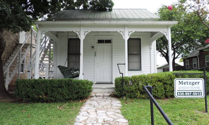 Fredericksburg House | Metzger Sunday House | 1 Block South of Main St.