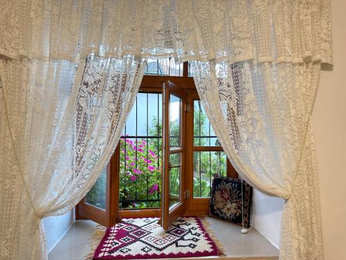 Gjirokaster House | Mezini Guest House