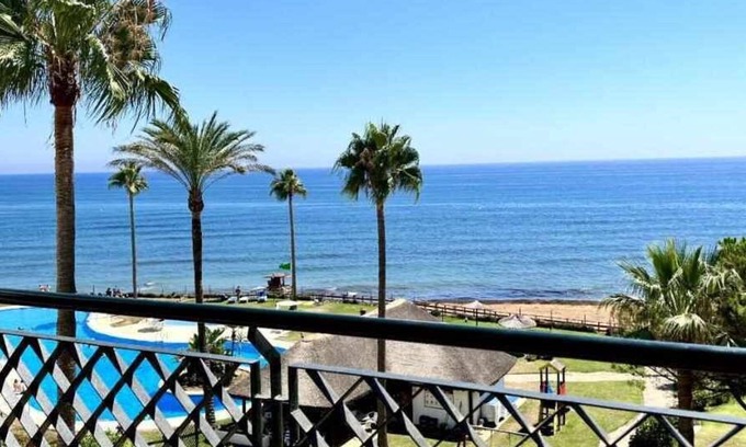 Sitio de Calahonda Apartment | MI CAPRICHO, Beach Front Apartment P.14 3ºB