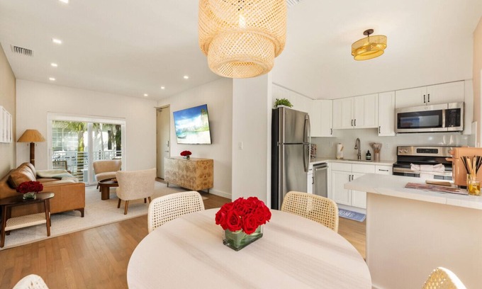 West Avenue Condo | MIA - 1451 Lincoln Terrace #4 (2B)