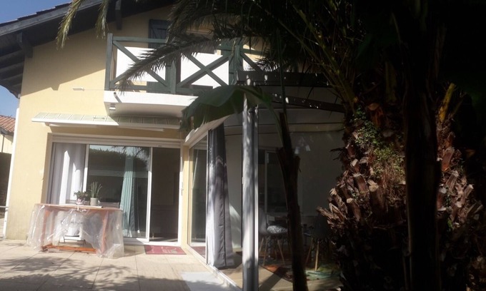 Anglet Bed & Breakfast | Miarritze private room in Anglet villa