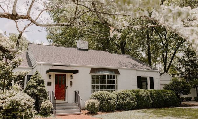Kirkwood House | Mid-Century Charmer in Old Irving Park