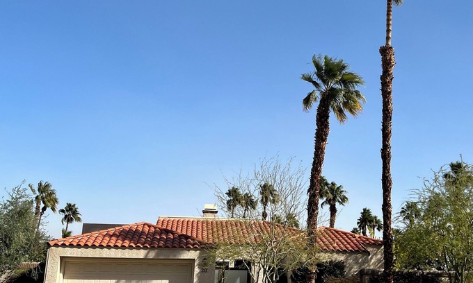 Rancho Mirage House | Mid-Century Modern Inspired Home Nestled into Foothills above Rancho Mirage, CA