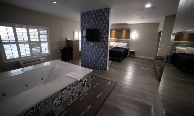Pico Rivera Hotel | Mid City Inn and Suites