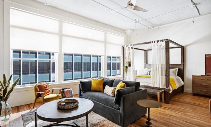 Downtown Dallas Apartment | Mid Elm Lofts