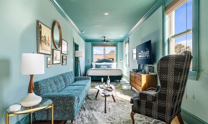 North Charleston Apartment | Mid Mod | Chic Artistic Loft Downtown Park Circle