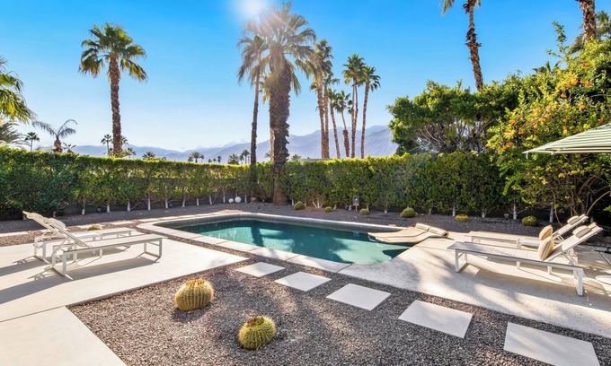 Palm Springs House | Mid Mod Dream - Authentic mid century home in Palm Springs