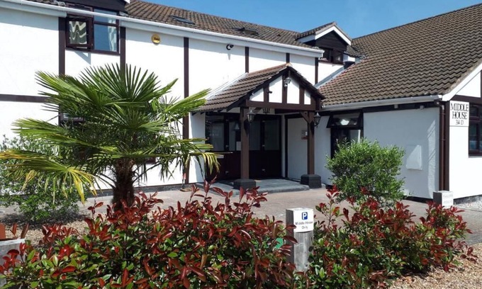 Binley Bed & Breakfast | Middle House Bed and Breakfast
