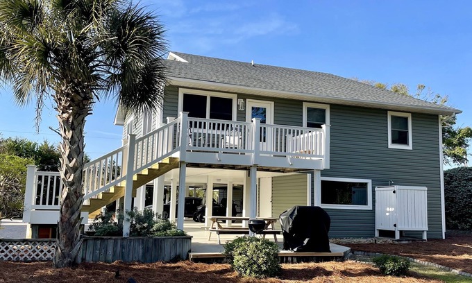 Emerald Isle House | Middle of the Row Duplex, Quiet, and Cozy, 3 bed/2 bath