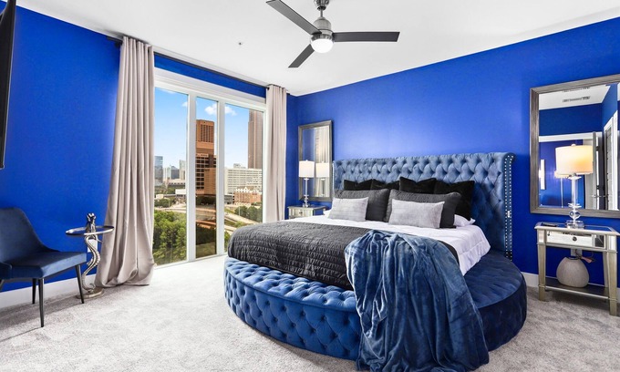 Downtown Atlanta Apartment | Midnight Oasis – A short term furnished 2BR in DTN ATL – Rooftop Pool & Gym