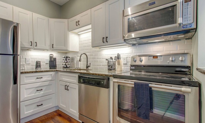 Music Row Condo | Midtown Oasis-Centrally Located Near Music Row, Hospitals, Universities