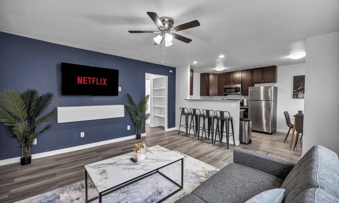 Downtown Reno Apartment | Midtown Spot | 35 Min to Tahoe