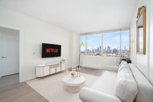 Hoboken Apartment | Midtown View with Pool- Minutes to City