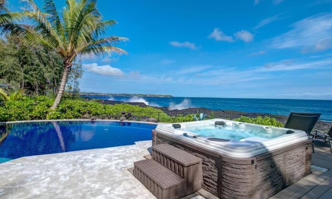 Keaau House | Mika Kai 4 bd w/Pool and Hot Tub - Epic Spot for Whale Watching!