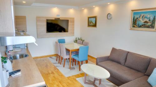 Novi Sad Apartment | MILICA 65m2, Free parking & Wi-fi