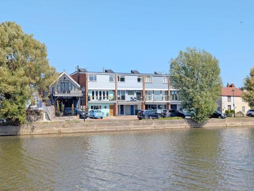 Emsworth House | Mill Pond House