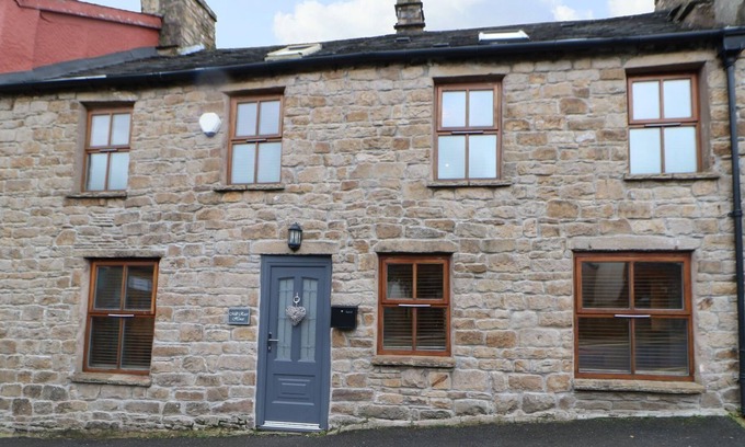Alston Cottage | MILL RACE HOUSE, pet friendly, character holiday cottage in Alston