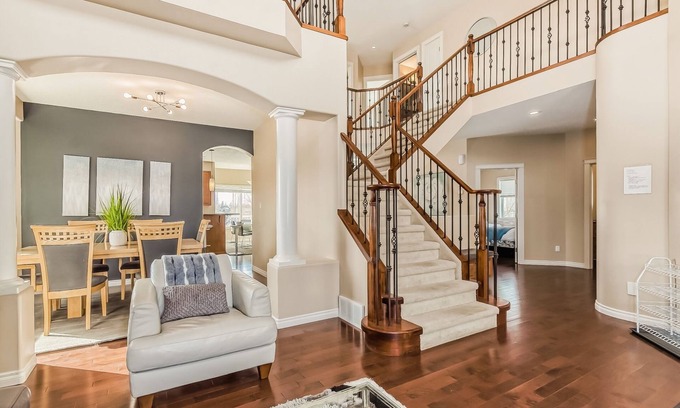West Edmonton House | Million Dollar Golf Course Home/Henday/Whitemud/WEM/Acheson-Long Stay Discount!