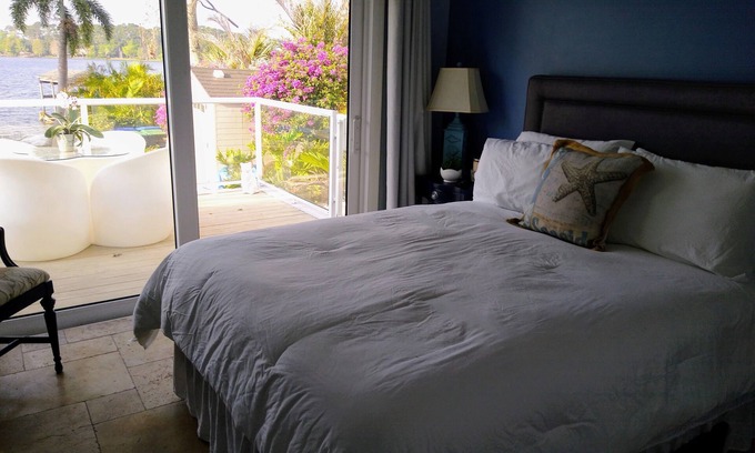 Fairview Shores Apartment | Million Dollar View on the Lake!