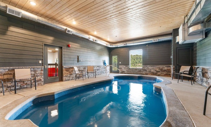 Branson House | Million Dollar View w Pvt Indoor Pool-B-Ball Court-Free Tickets-Hot Tub-Games-Sleeps 52-Lake View