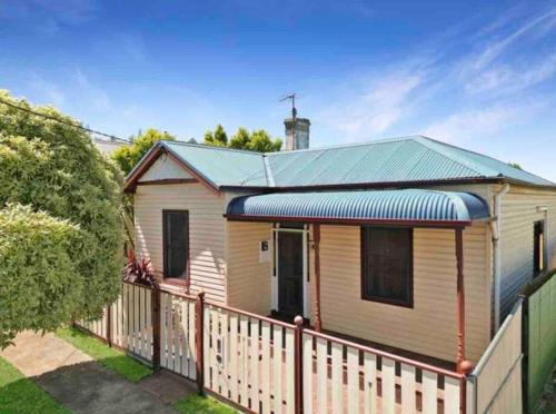 Hamilton House | Milton House, Hamilton