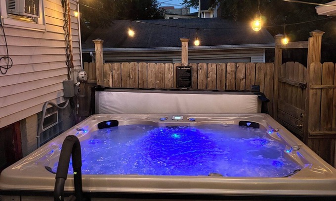 Bay View House | Milwaukee Bayview Getaway with Private Hot Tub