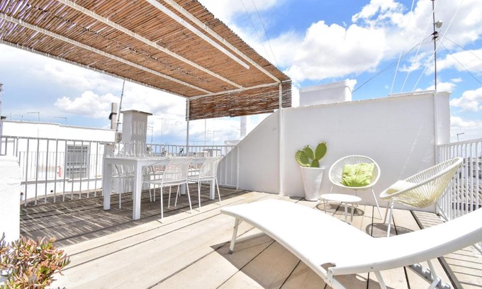 Ceglie Messapica Apartment | Mina's roof apartment terrace: whit sea view