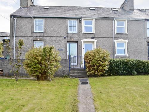 Nefyn House | Minallt
