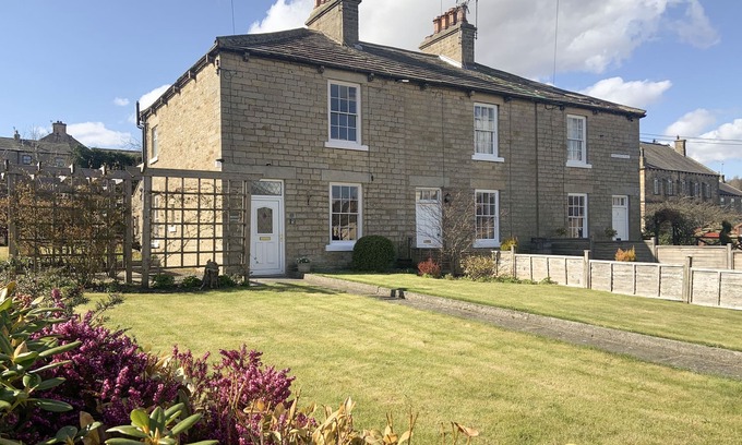 Barnard Castle Cottage | MINERS COTTAGE, character holiday cottage in Middleton-In-Teesdale