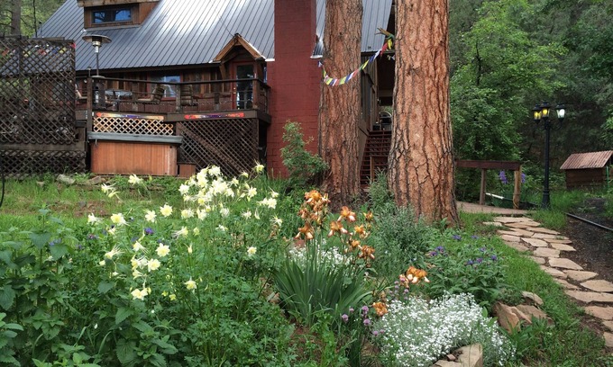 Trimble House | Mineshaft, Creek front, Hot Tub, Close to Town, Ski Area 20 miles