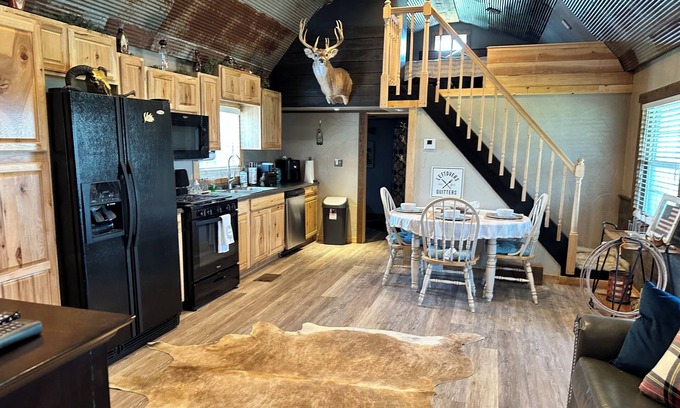 Cleora Cabin | Mini-Lodge at Grand Lake, OK