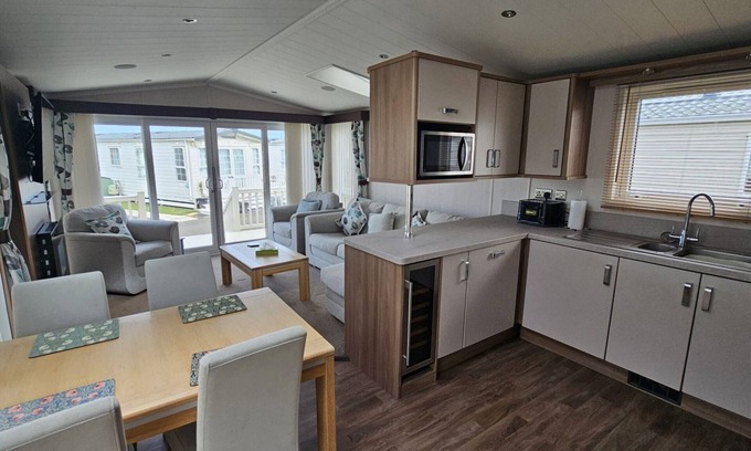 Rhyl Ski Chalet | Mini lodge Robin Hood holiday park