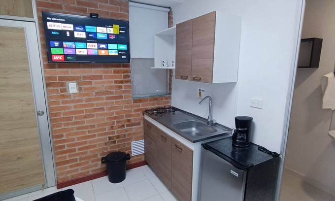 Medellin Apartment | Mini Studio 4. Frente Almcentro Comercial y Barrio Laureles. Todo Cerca