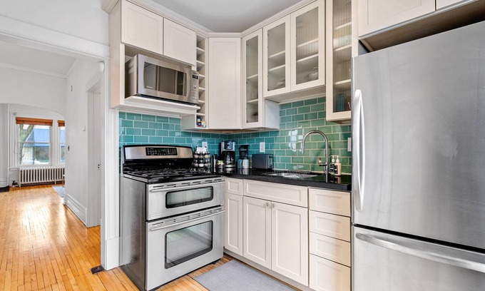 Whittier House | MINNeSTAY | Eat Street Suites