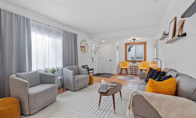 Richfield House | MINNeSTAY* Richfield Gem
