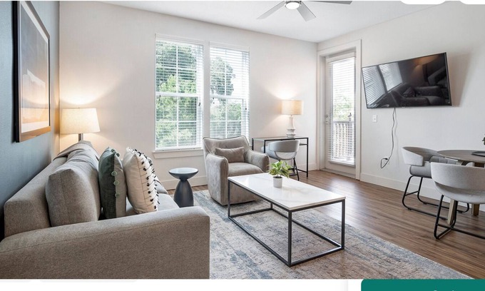 College Park Apartment | Min’s from AdventHealth Hsptl! Washer/Dryer, parking,pet friendly& all amenities