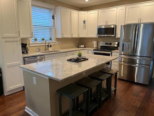 Indianapolis House | Mins to Downtown & Raceway Rookwood Retreat 2